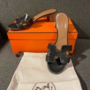 Hermes Oasis Black Leather Heels